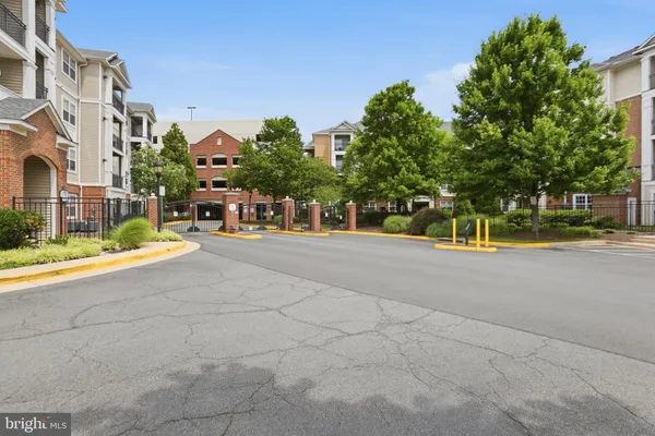 $295,000 | 12913 Centre Park Circle, Unit 405, Herndon, VA 20171