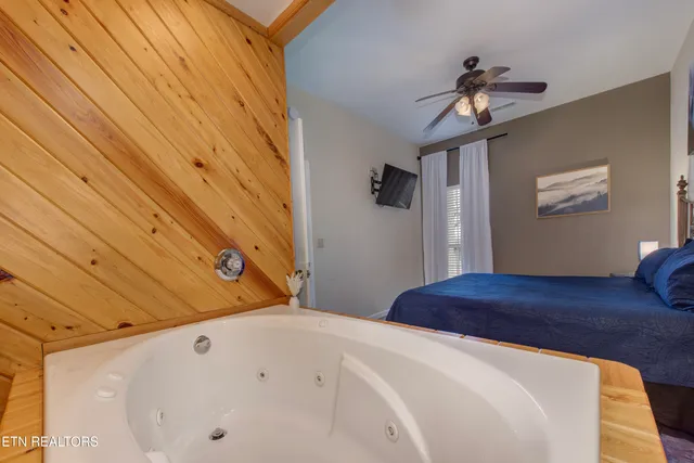 $926,500 | 838 Holly Br Drive, Gatlinburg, TN 37738