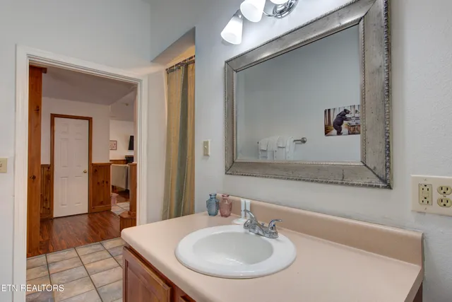 $926,500 | 838 Holly Br Drive, Gatlinburg, TN 37738