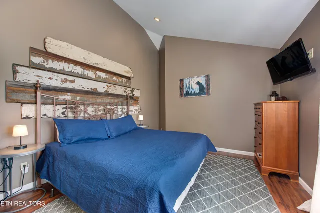 $926,500 | 838 Holly Br Drive, Gatlinburg, TN 37738