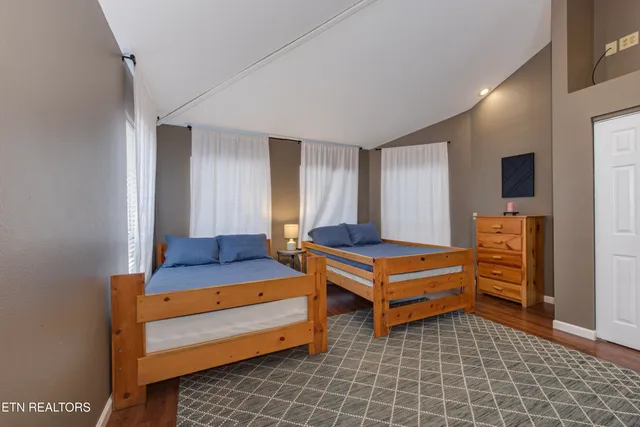 $926,500 | 838 Holly Br Drive, Gatlinburg, TN 37738