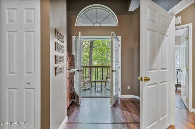 $926,500 | 838 Holly Br Drive, Gatlinburg, TN 37738