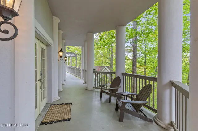 $926,500 | 838 Holly Br Drive, Gatlinburg, TN 37738
