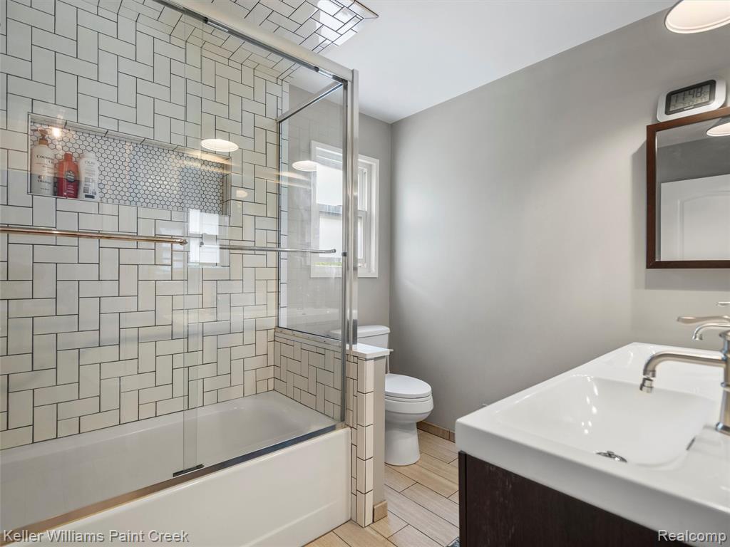 1377 Ruby Avenue Rochester Hills, MI 48309 - Photo 14 of 34