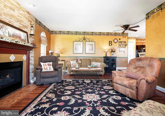 a view of a hallway with windows