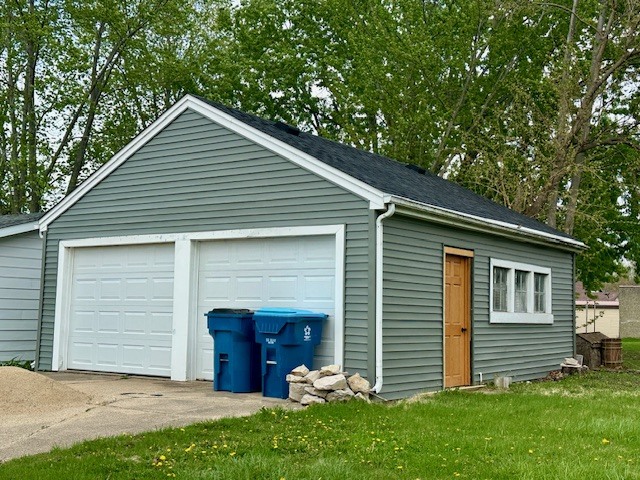 527 12th Street Peru, IL 61354 - Photo 14 of 15 a view of a house with a yard