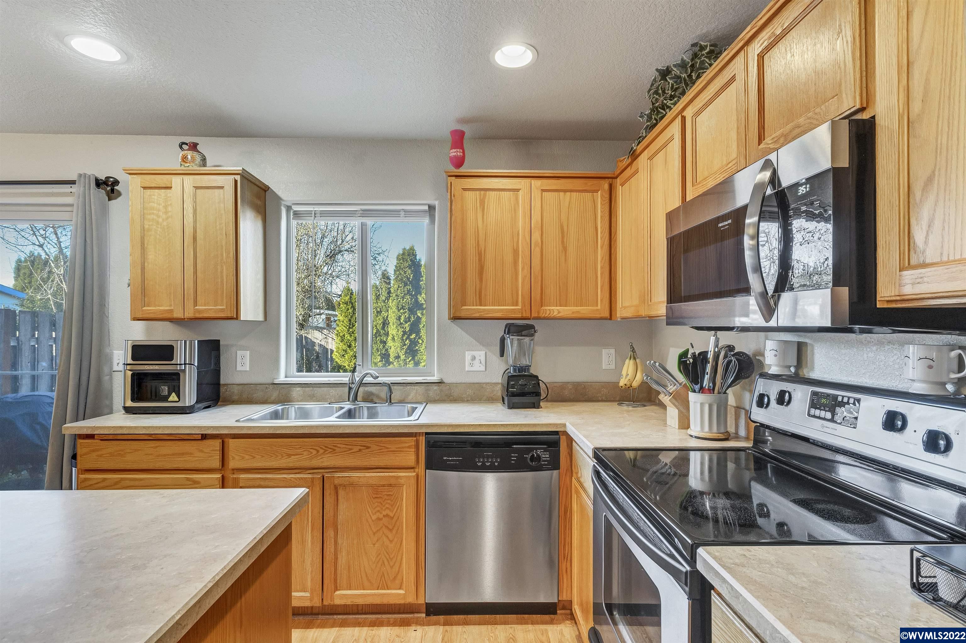 4155 Geranium Loop Northeast Salem, OR 97305 - Photo 6 of 25