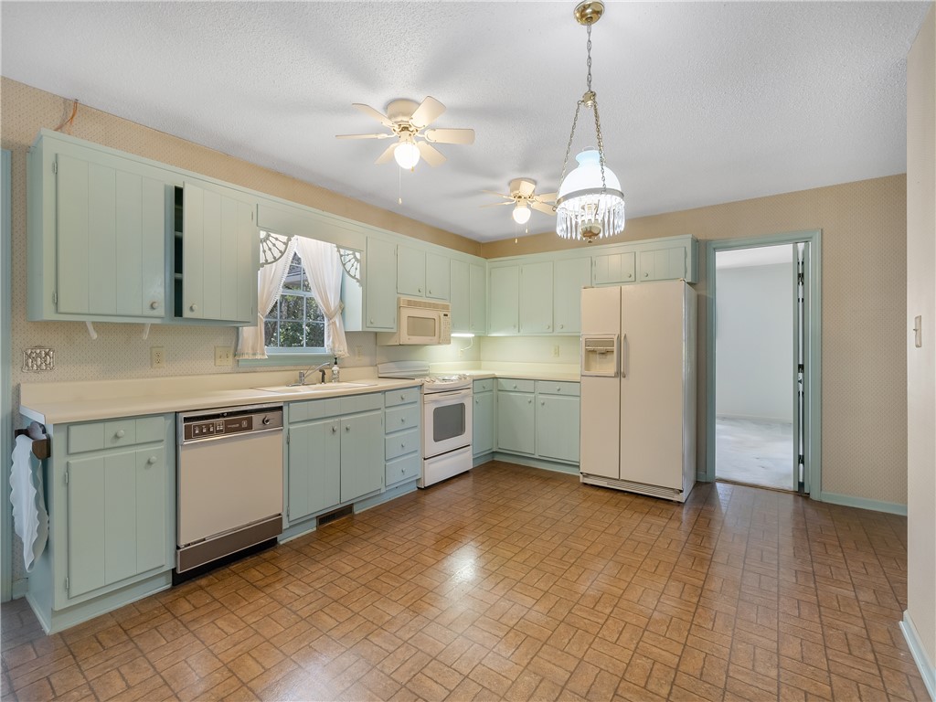 504 Squire Circle Clemson, SC 29631 - Photo 11 of 37