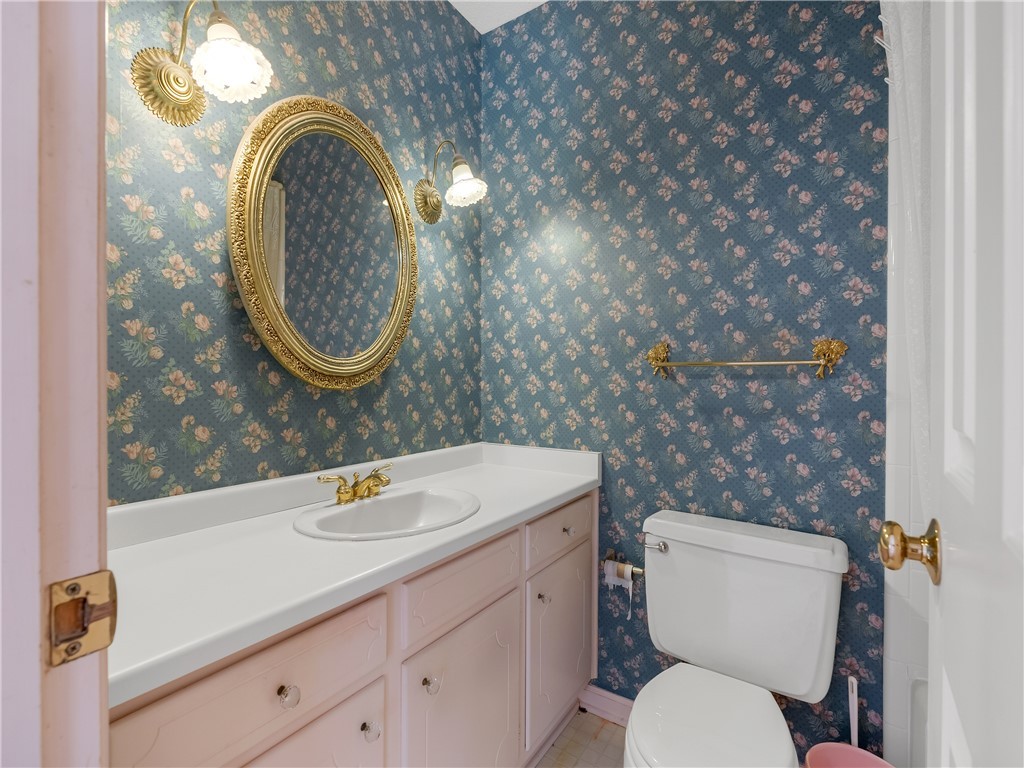 504 Squire Circle Clemson, SC 29631 - Photo 19 of 37 Master Bath Main Level