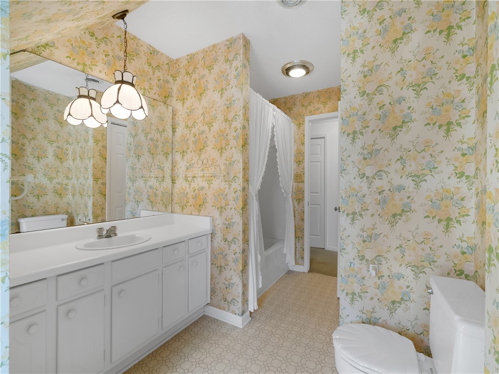 504 Squire Circle Clemson, SC 29631 - Photo 24 of 37 2nd Bath Upstairs