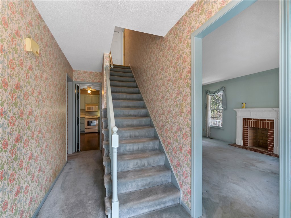 504 Squire Circle Clemson, SC 29631 - Photo 6 of 37