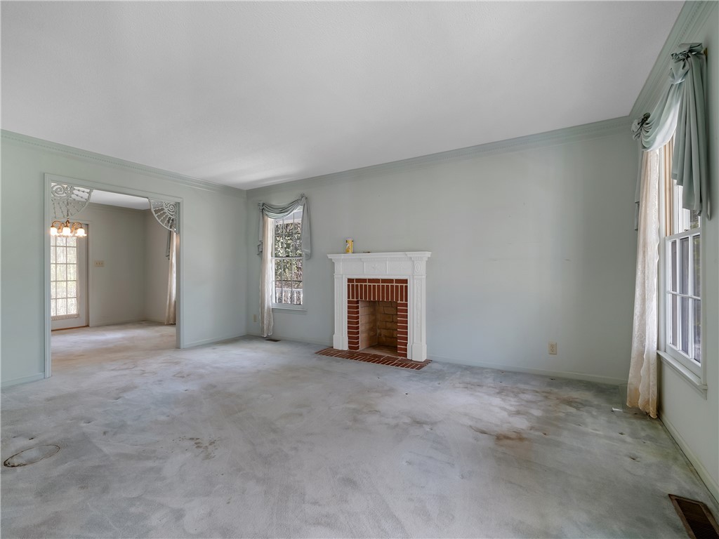 504 Squire Circle Clemson, SC 29631 - Photo 7 of 37 Living Room