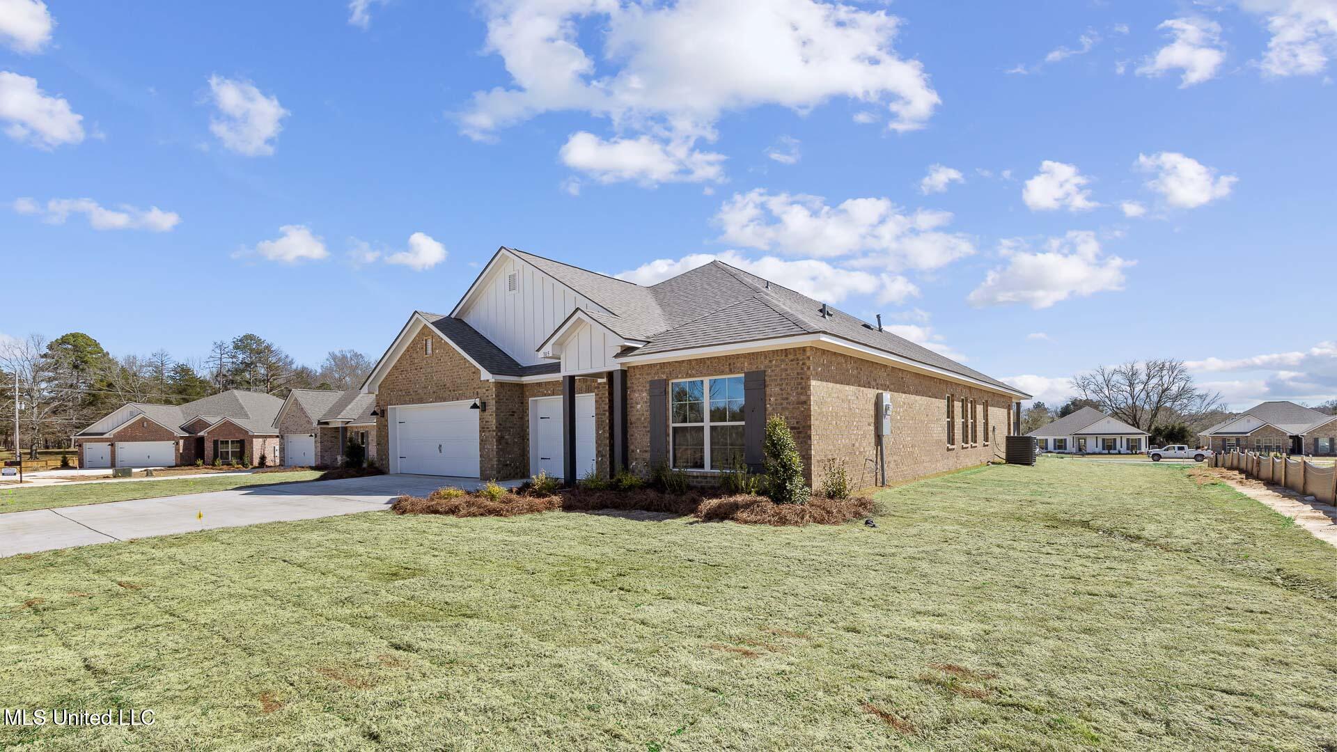 101 Kentucky Way Clinton, MS 39056 - Photo 2 of 44 MS_Jackson_Clinton_Horseshoe-Bend_Camden