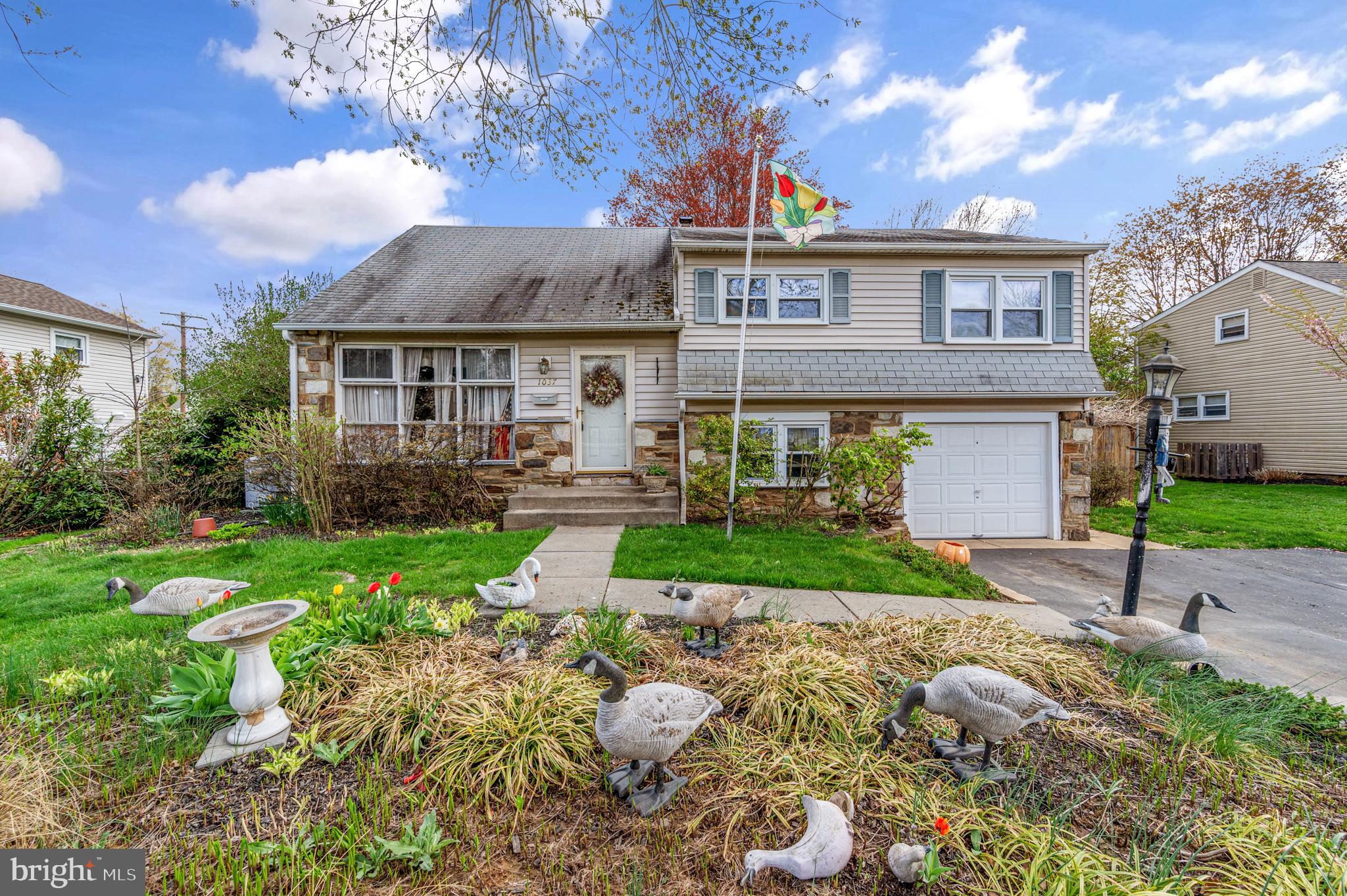 1037 Riviera Road Warminster, PA 18974 - Photo 1 of 28
