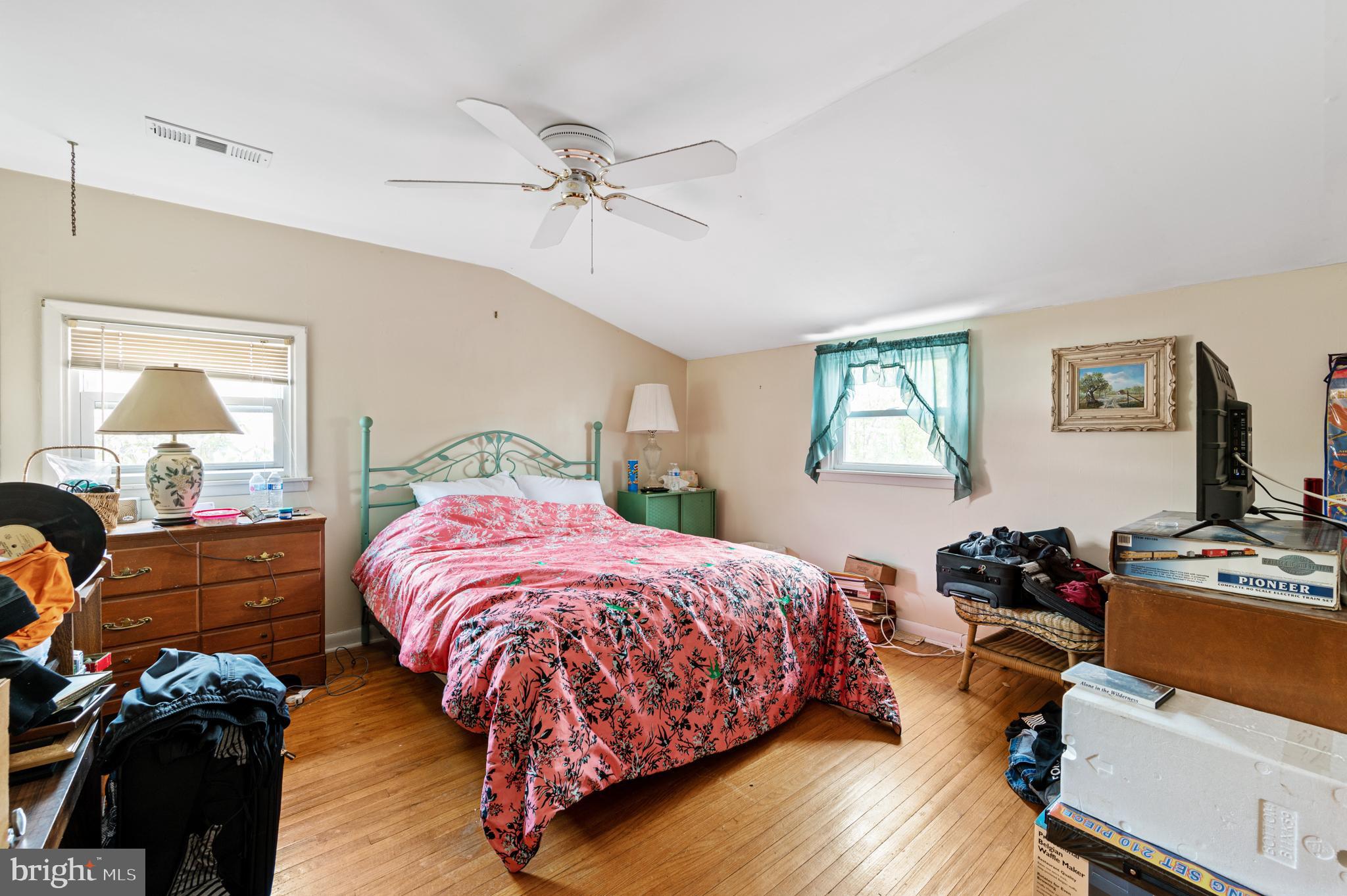 1037 Riviera Road Warminster, PA 18974 - Photo 12 of 28