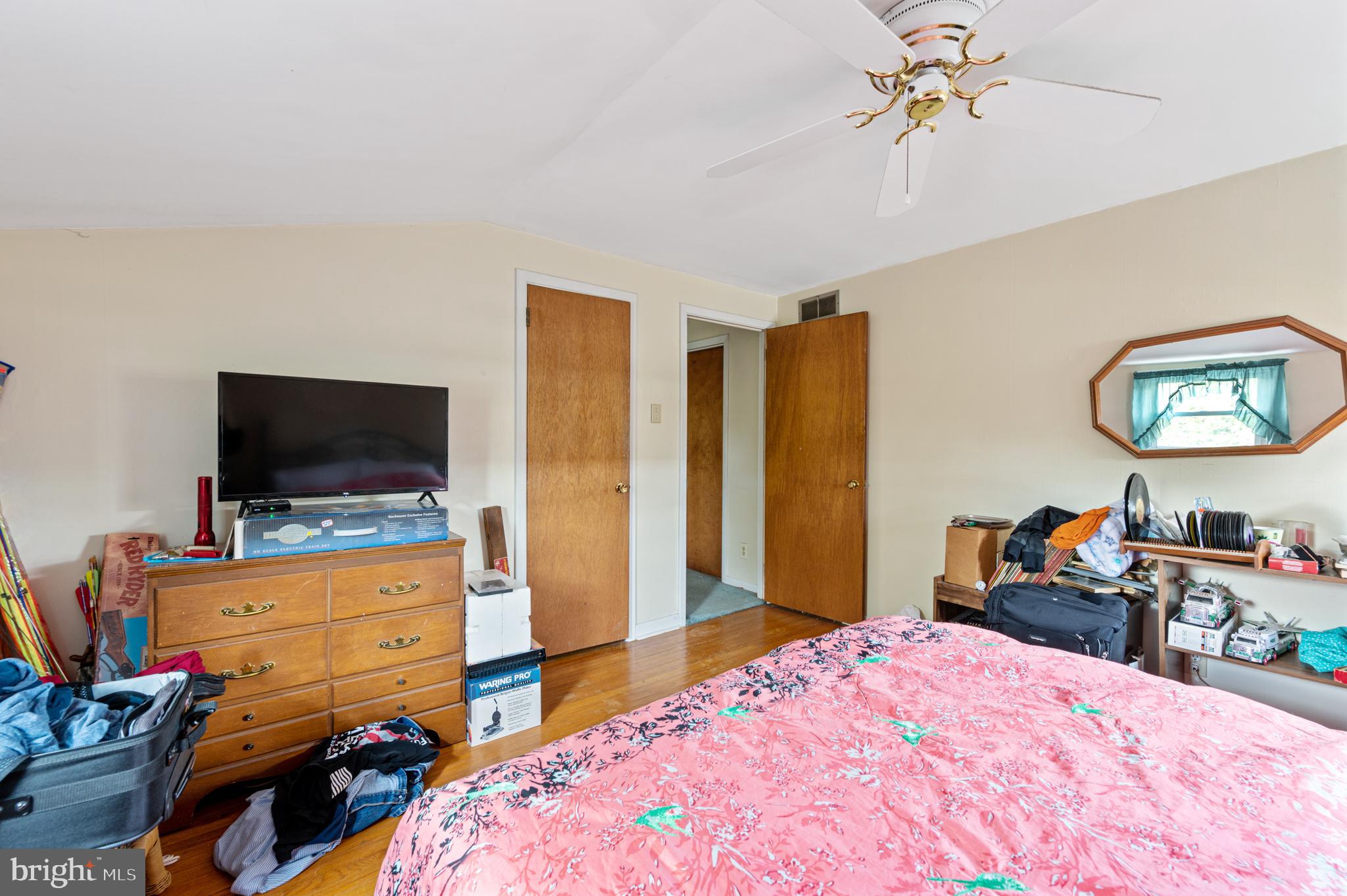 1037 Riviera Road Warminster, PA 18974 - Photo 13 of 28