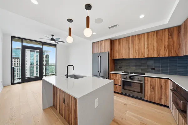 $2,850 | 84 East Avenue, Unit 3707, Austin, TX 78701