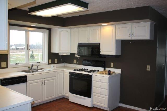 2075 Winslow Road Imlay City, MI 48444 - Photo 5 of 18 kitchen2.jpg