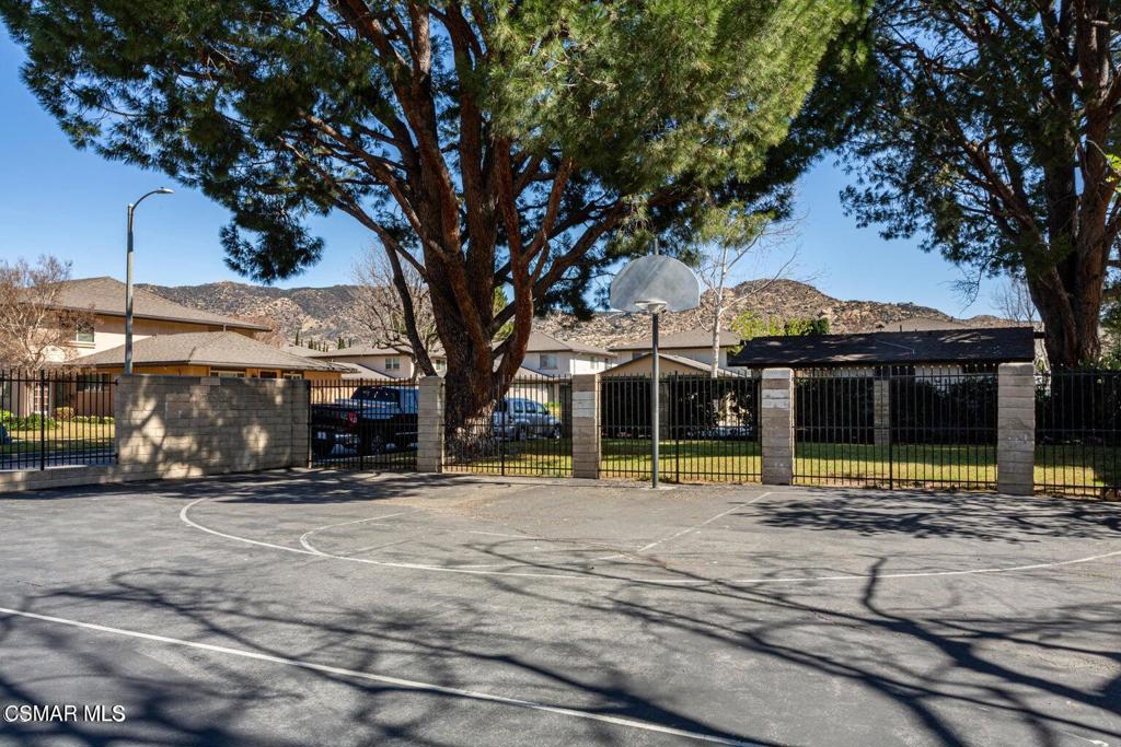 2069 North Avenida Refugio, Unit 1 Simi Valley, CA 93063 - Photo 15 of 20