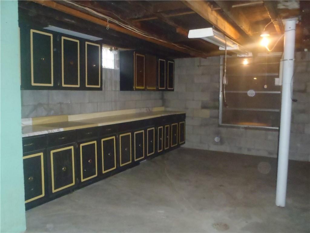 2614 Old Pittsburgh Road New Castle, PA 16101 - Photo 10 of 16 a view of a hallway with seating area