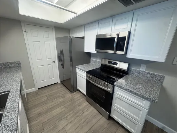 $164,990 | 3550 Bay Sands Drive, Unit 2045, Laughlin, NV 89029