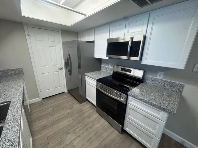 $169,900 | 3550 Bay Sands Drive, Unit 2045, Laughlin, NV 89029