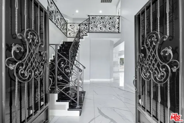 a view of walk in closet