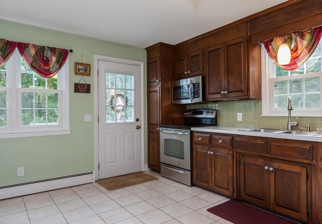 133 South Longyard Road Southwick, MA 01077 - Photo 7 of 30 Gallery Image 7