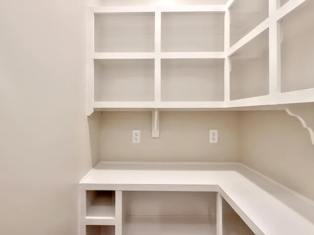 $279,000 | 509 South Sweetwater Road, Maize, KS 67101