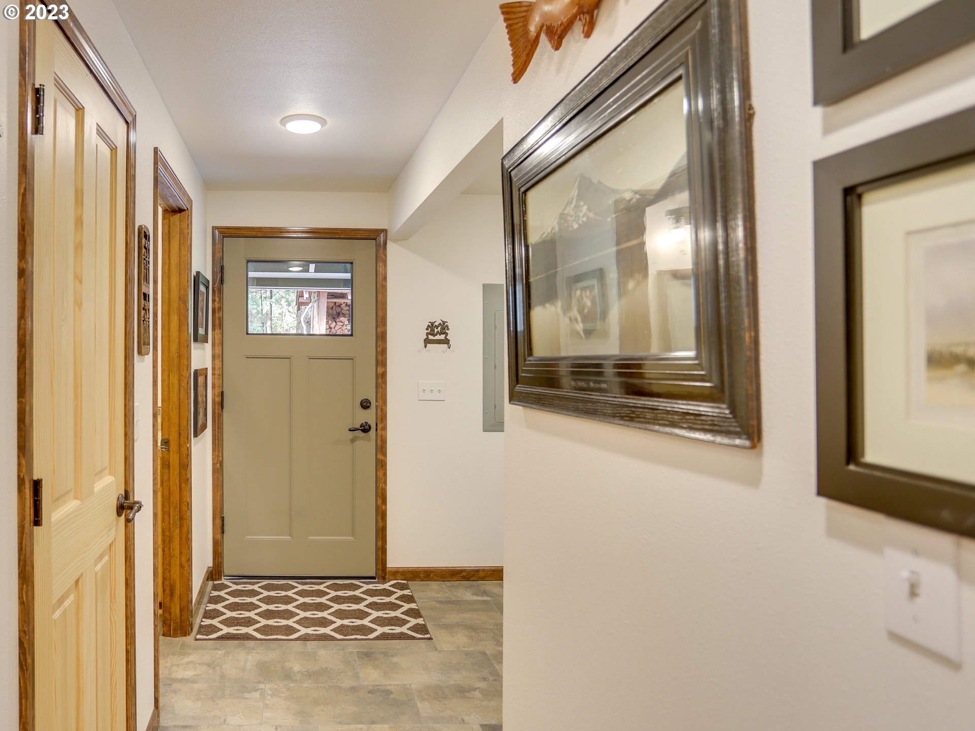 72697 East Village Loop Road Rhododendron, OR 97049 - Photo 3 of 47 Entrance/Foyer