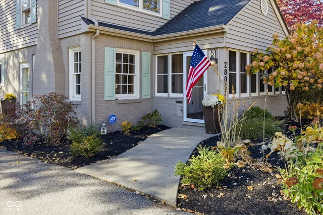 $750,000 | 280 South 9th Street, Zionsville, IN 46077