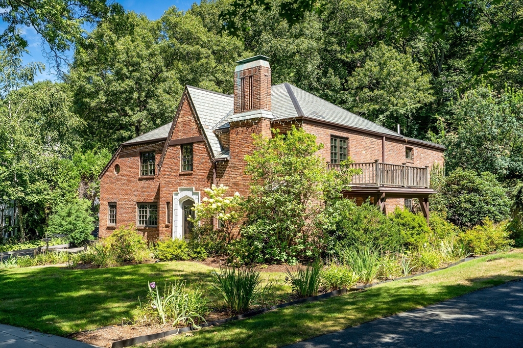 72 Beverly Road Brookline, MA 02467 - Photo 2 of 42 Gallery Image 2