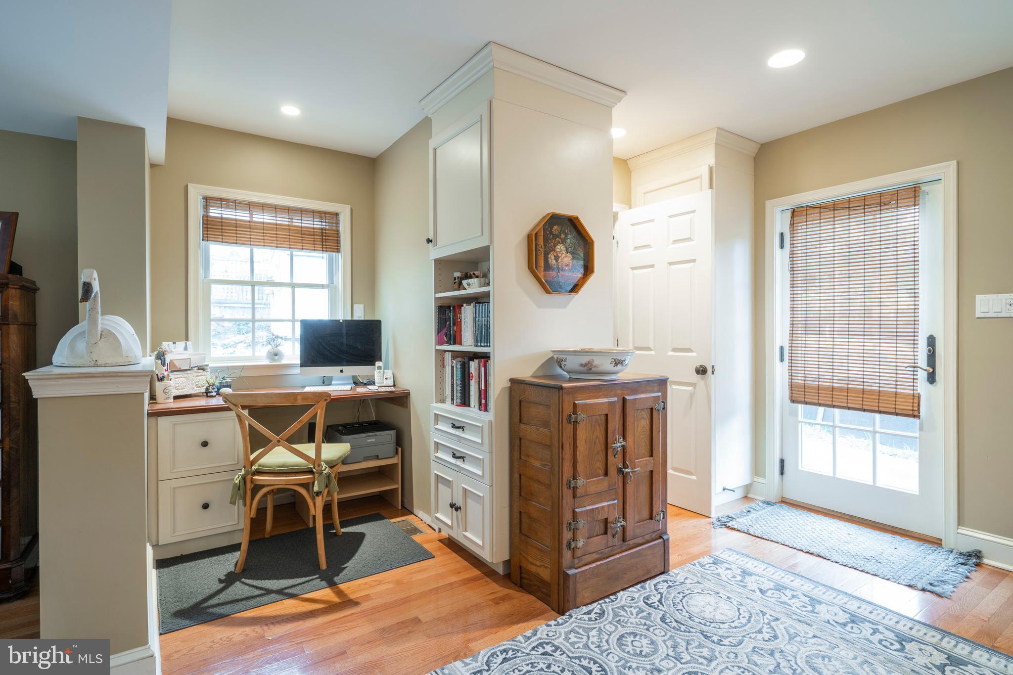 60 Academy Road Bala Cynwyd, PA 19004 - Photo 13 of 33 Kitchen Desk Space