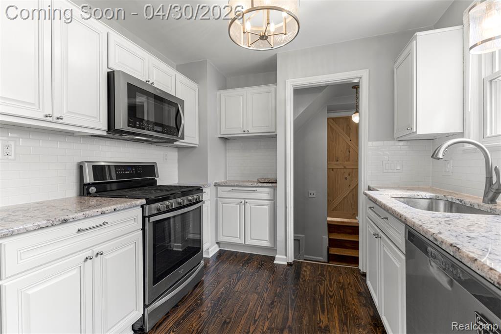 3061 Geneva Street Dearborn, MI 48124 - Photo 13 of 43
