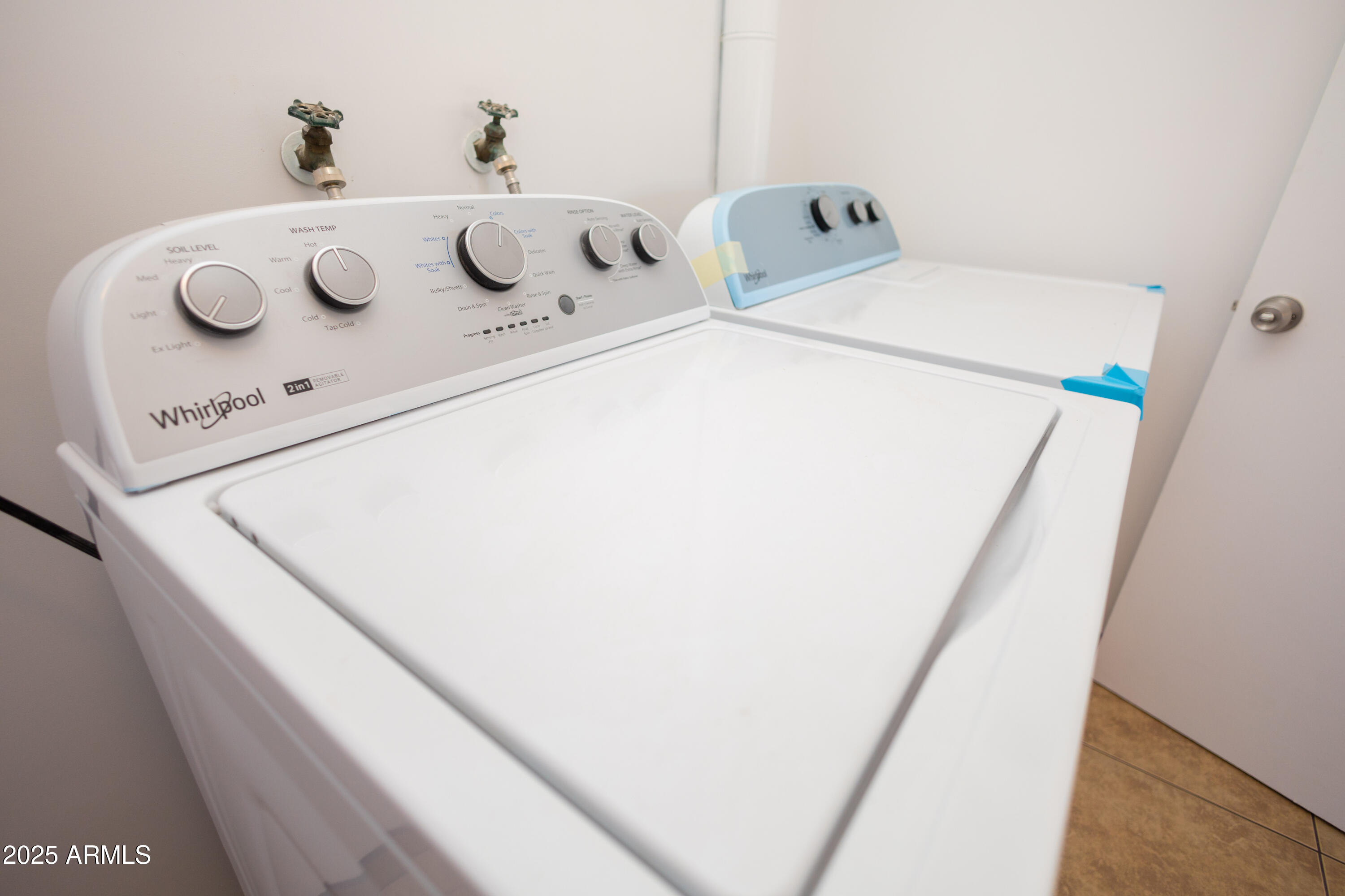 1301 East 14th Street Douglas, AZ 85607 - Photo 44 of 45 a utility room with dryer and washer