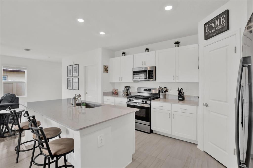 1726 Lanier Road Zephyrhills, FL 33541 - Photo 14 of 63