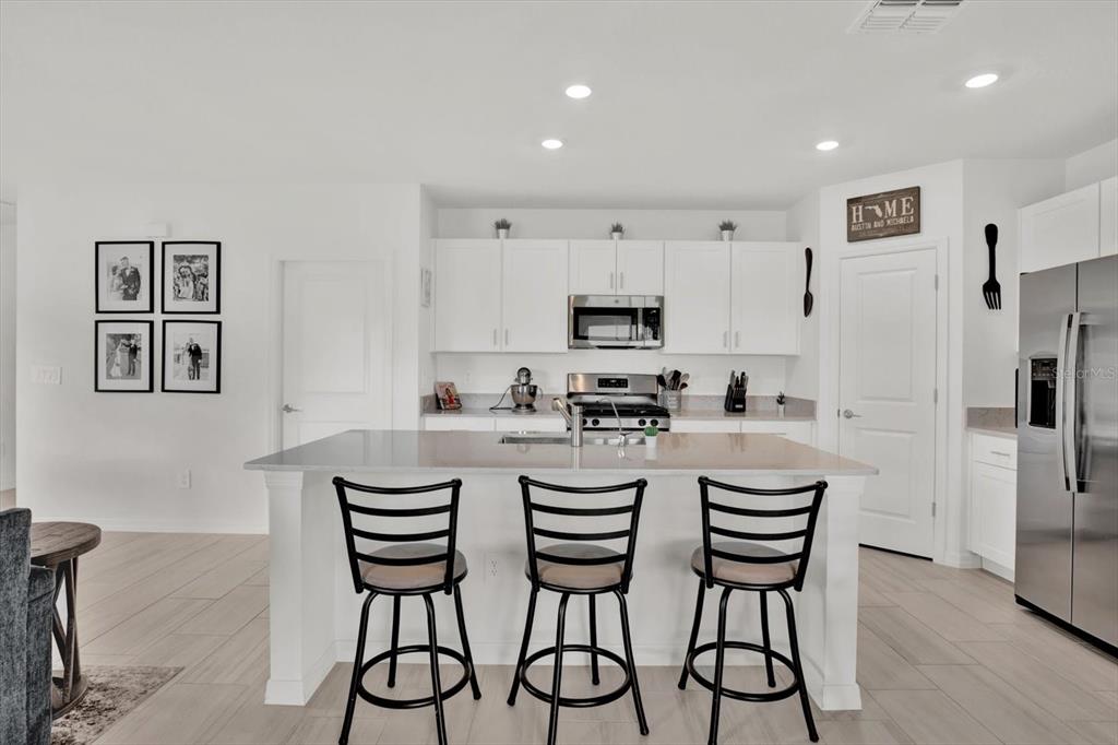 1726 Lanier Road Zephyrhills, FL 33541 - Photo 10 of 63