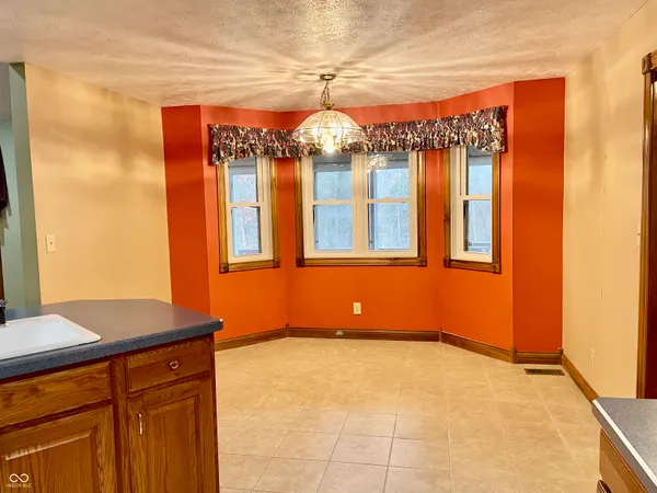 $625,000 | 1564 West County Road 1050 South, Cloverdale, IN 46120