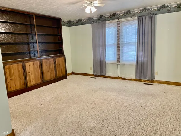 $625,000 | 1564 West County Road 1050 South, Cloverdale, IN 46120