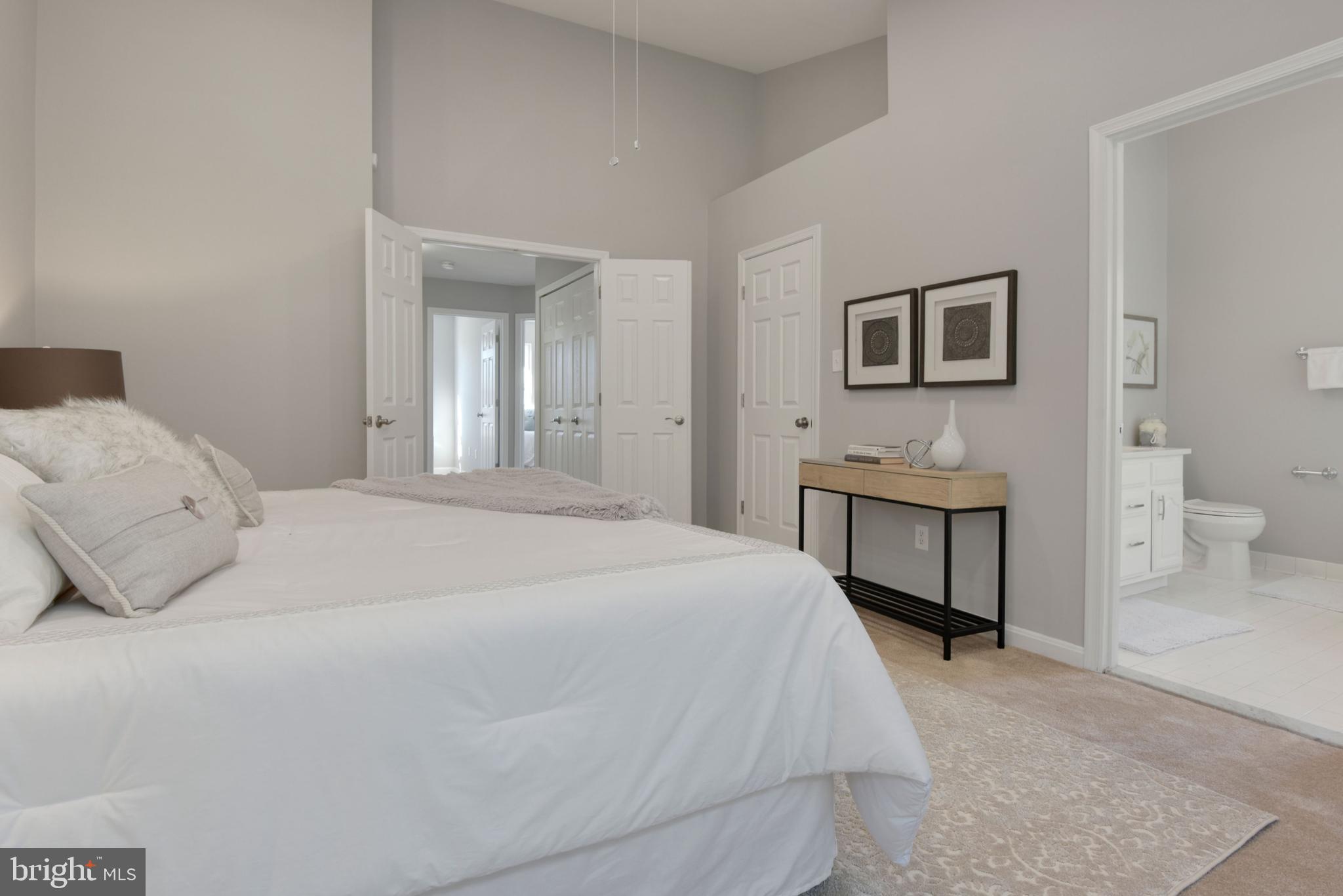 2819 Roesh Way Vienna, VA 22181 - Photo 18 of 64 Primary BR with ensuite Bath & lg Walk-in-Closet
