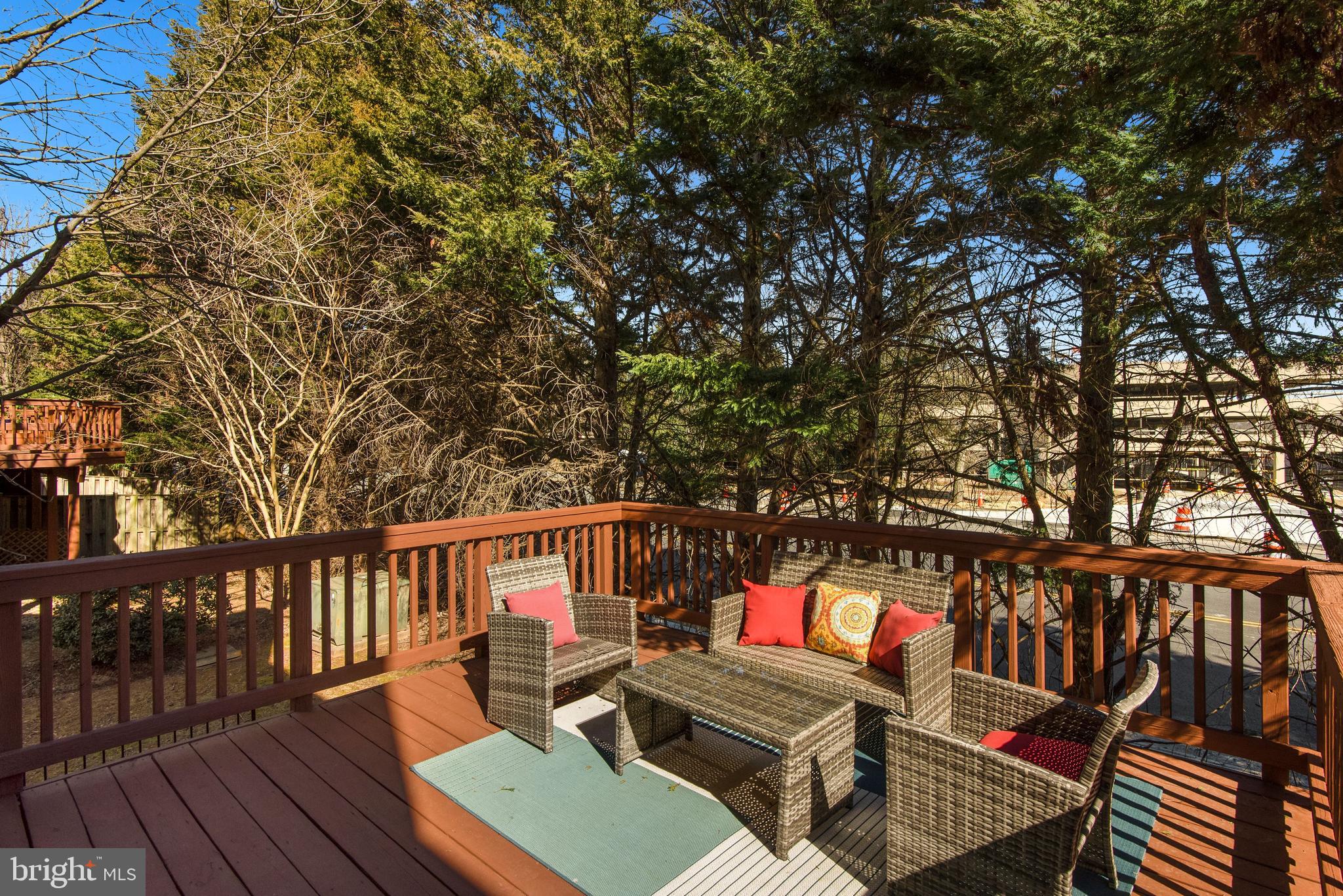 2819 Roesh Way Vienna, VA 22181 - Photo 28 of 64 Large deck just off the Kitchen