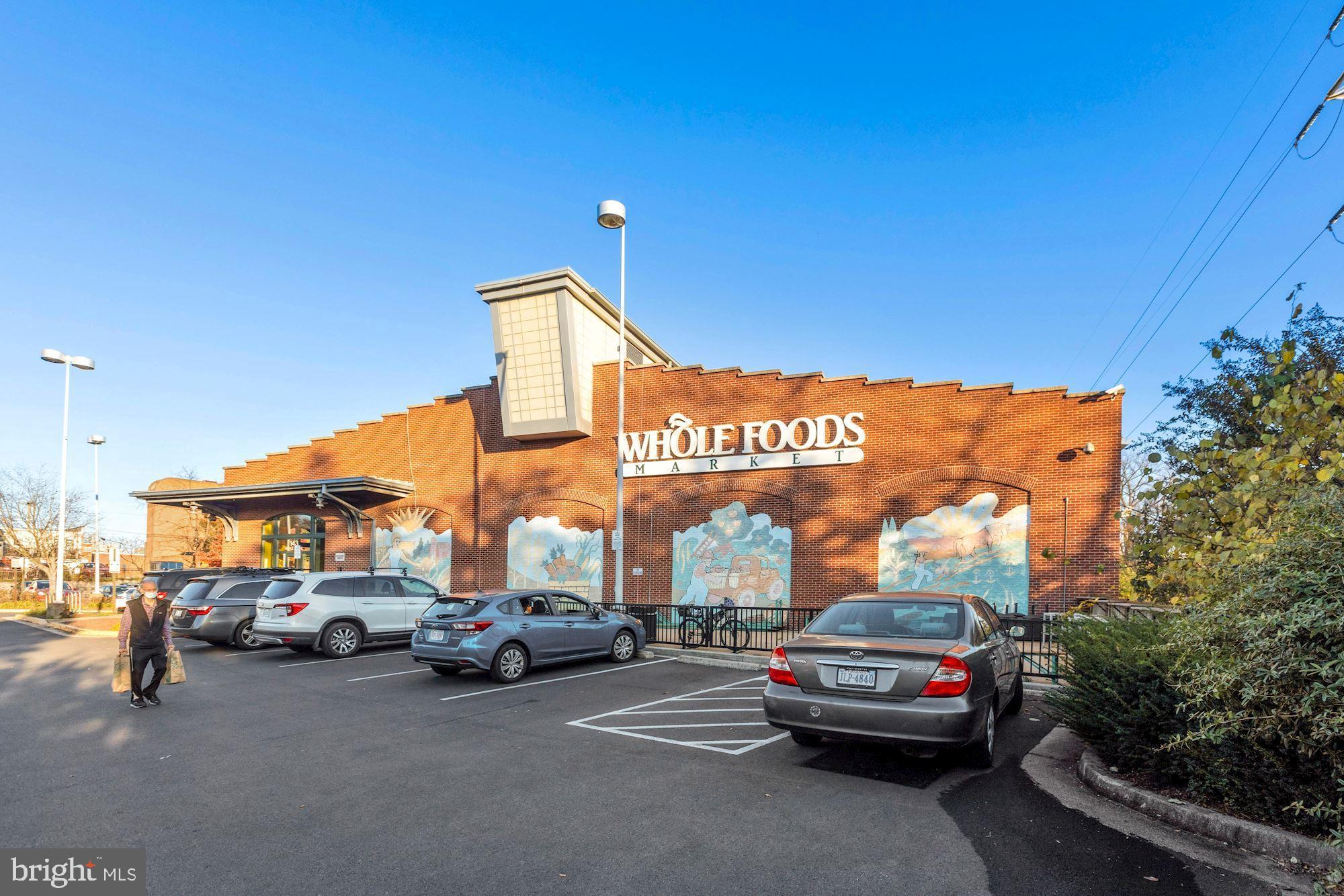2819 Roesh Way Vienna, VA 22181 - Photo 39 of 64 Lovely Whole Foods on Maple Avenue in Vienna