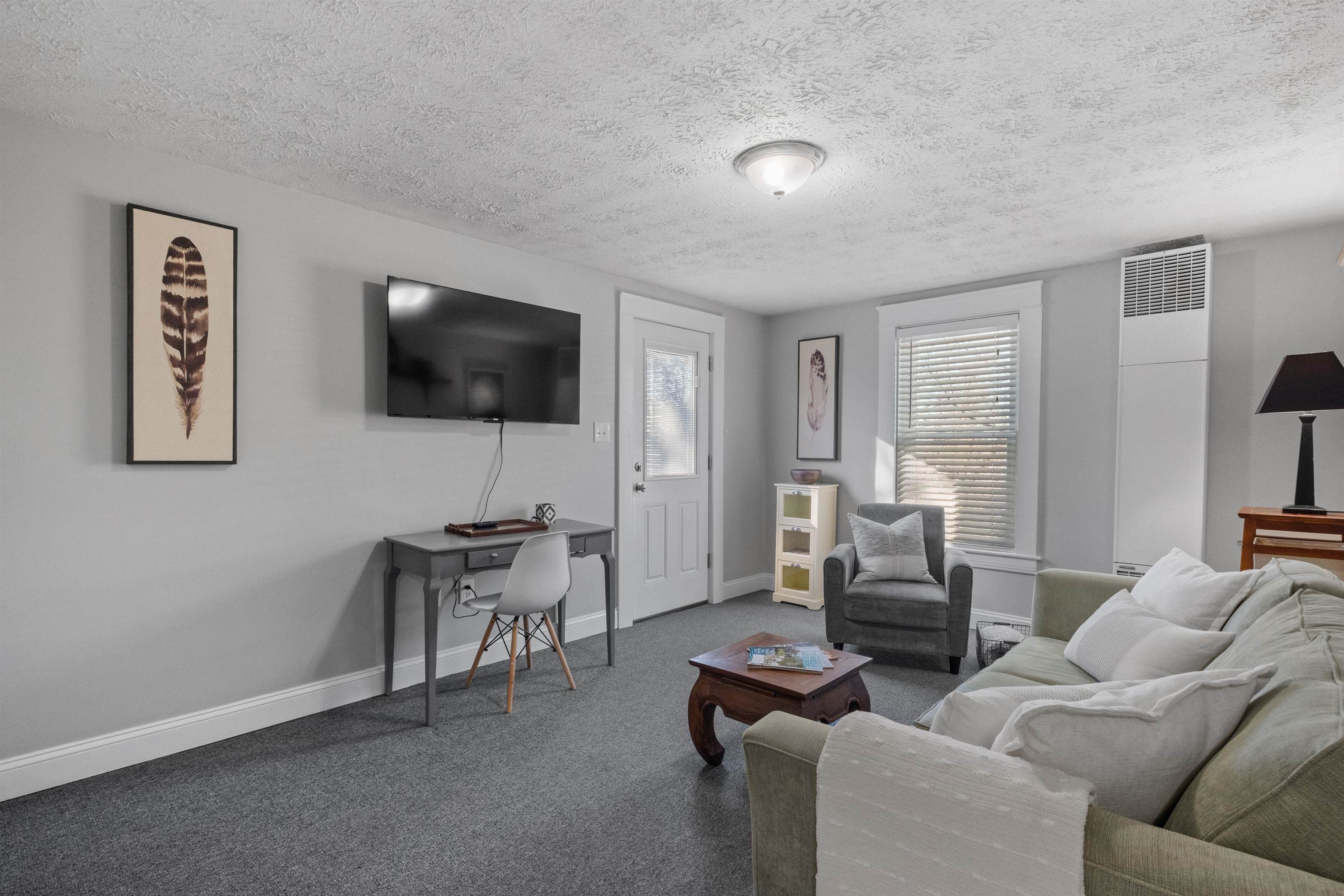 65 South Elm Street, Unit 4 Manchester, NH 03103 - Photo 1 of 22