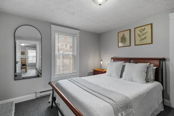 $2,100 | 65 South Elm Street, Unit 4, Manchester, NH 03103