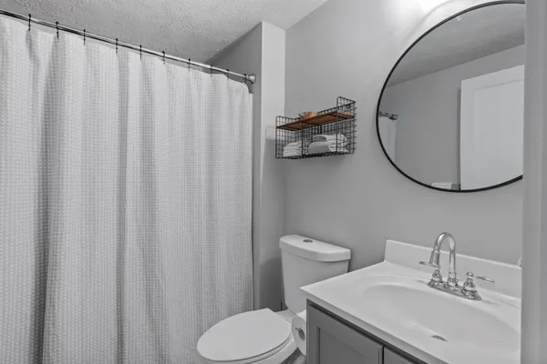 $2,100 | 65 South Elm Street, Unit 4, Manchester, NH 03103