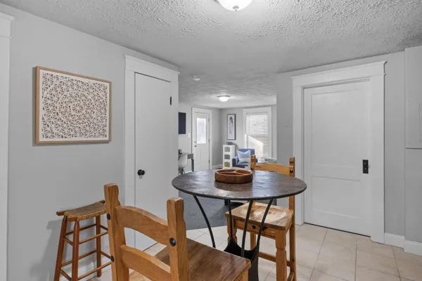 $2,100 | 65 South Elm Street, Unit 4, Manchester, NH 03103