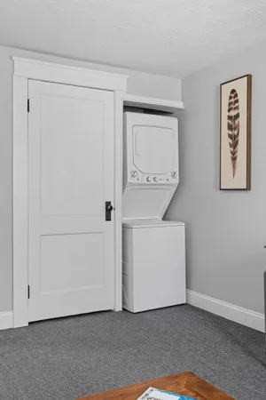 $2,100 | 65 South Elm Street, Unit 4, Manchester, NH 03103