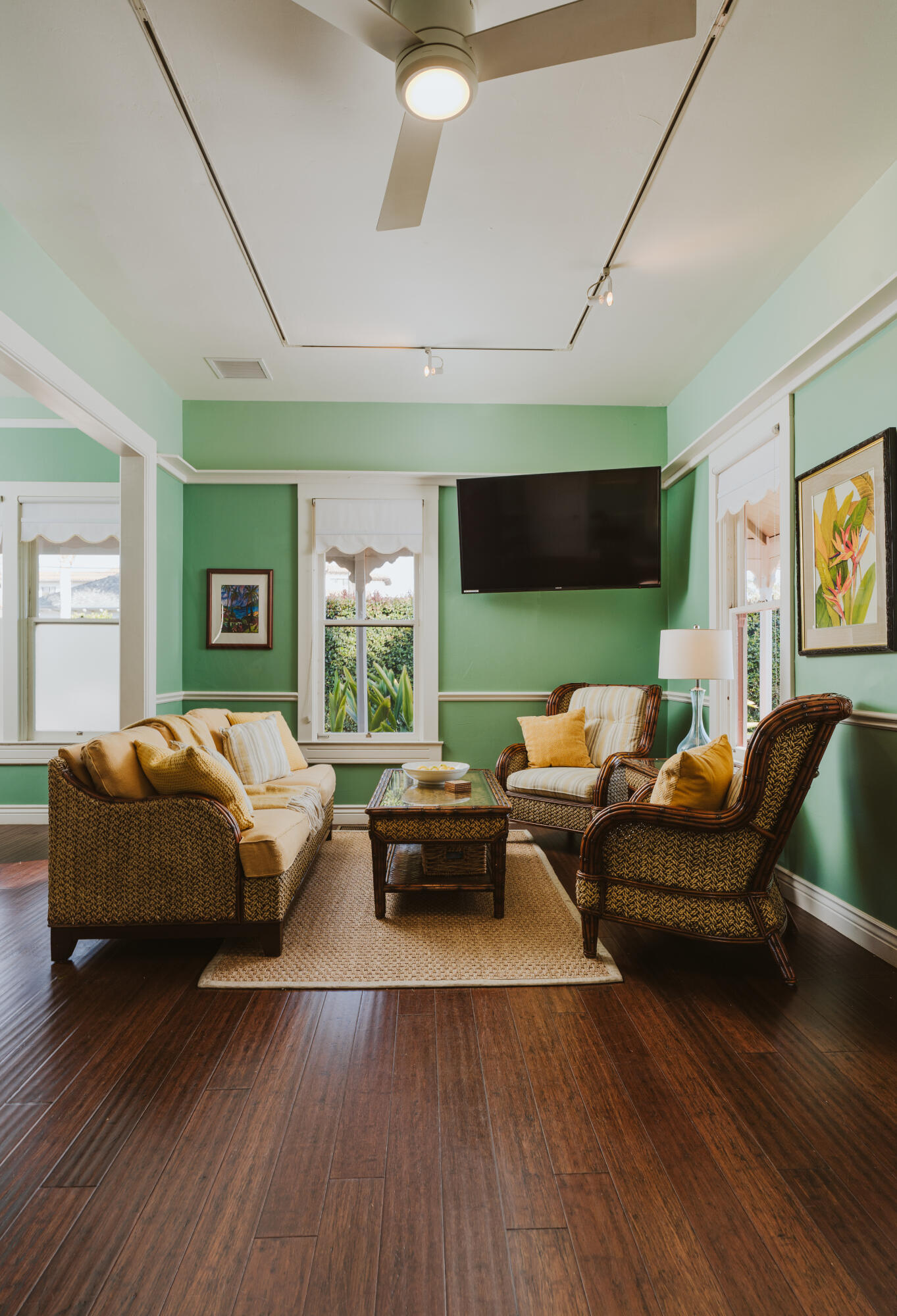 502 Brinkerhoff Avenue Santa Barbara, CA 93101 - Photo 14 of 34 a living room with furniture and a flat screen tv