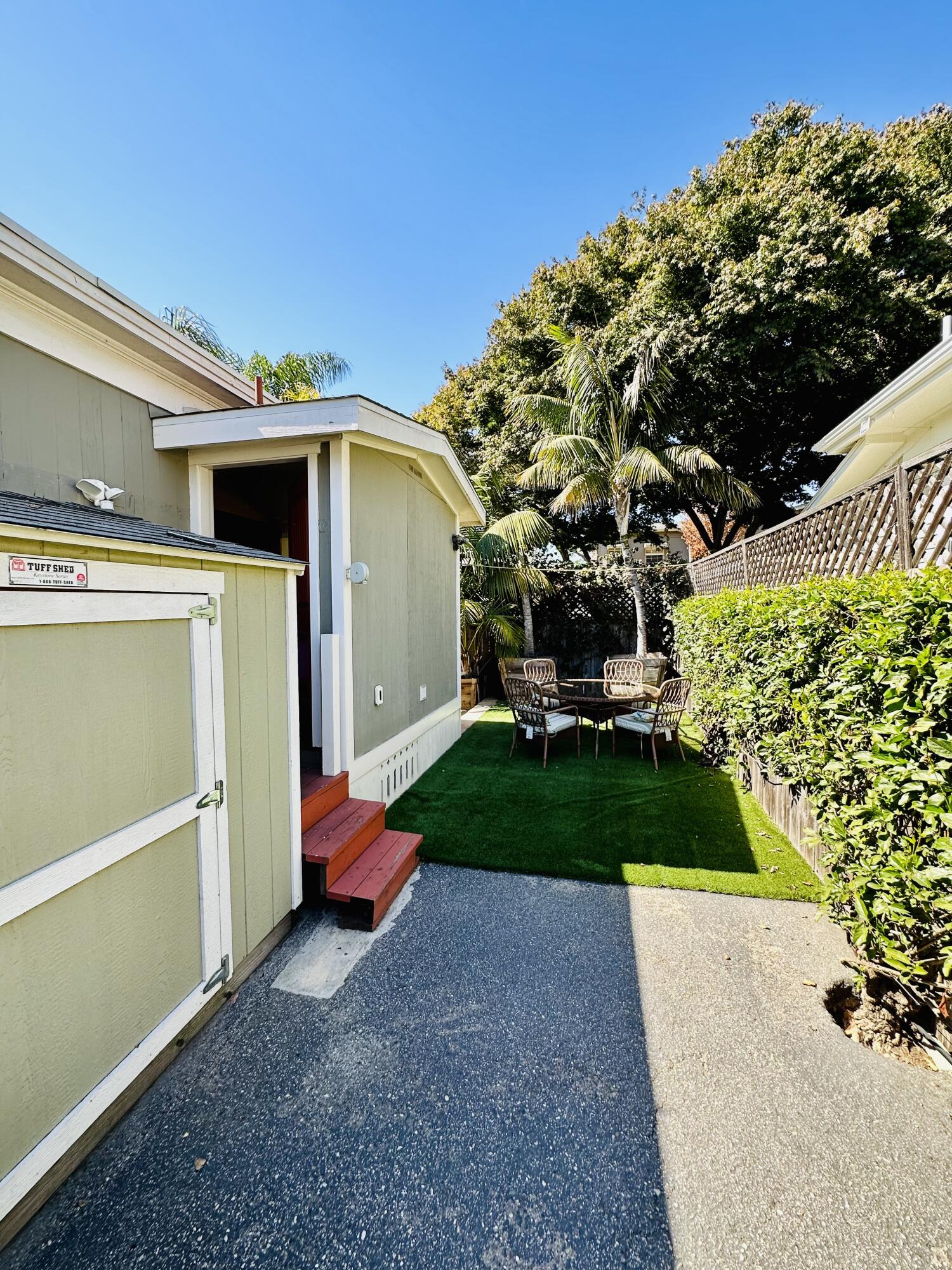 502 Brinkerhoff Avenue Santa Barbara, CA 93101 - Photo 25 of 34 a view of a garage