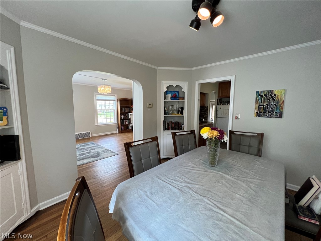 3844 Bendemeer Road Cleveland, OH 44118 - Photo 6 of 14 Gallery Image 6